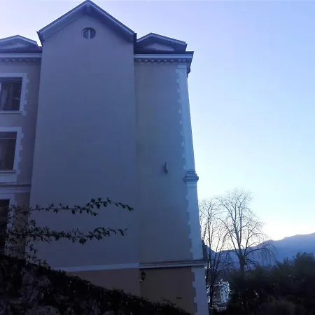 Appartement T2 Lumineux, Dernier étage, Parking Privatif à - Fr-1-555-42
