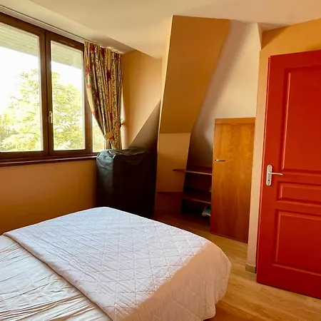 Appartement T2 Lumineux, Dernier étage, Parking Privatif à - Fr-1-555-42