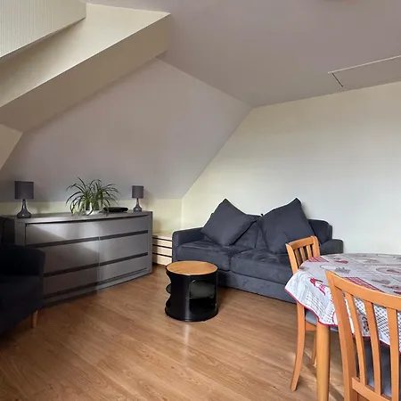 T2 Lumineux, Dernier étage, Parking Privatif à - Fr-1-555-42 Appartement