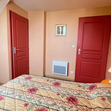 Appartement T2 Lumineux, Dernier étage, Parking Privatif à - Fr-1-555-42